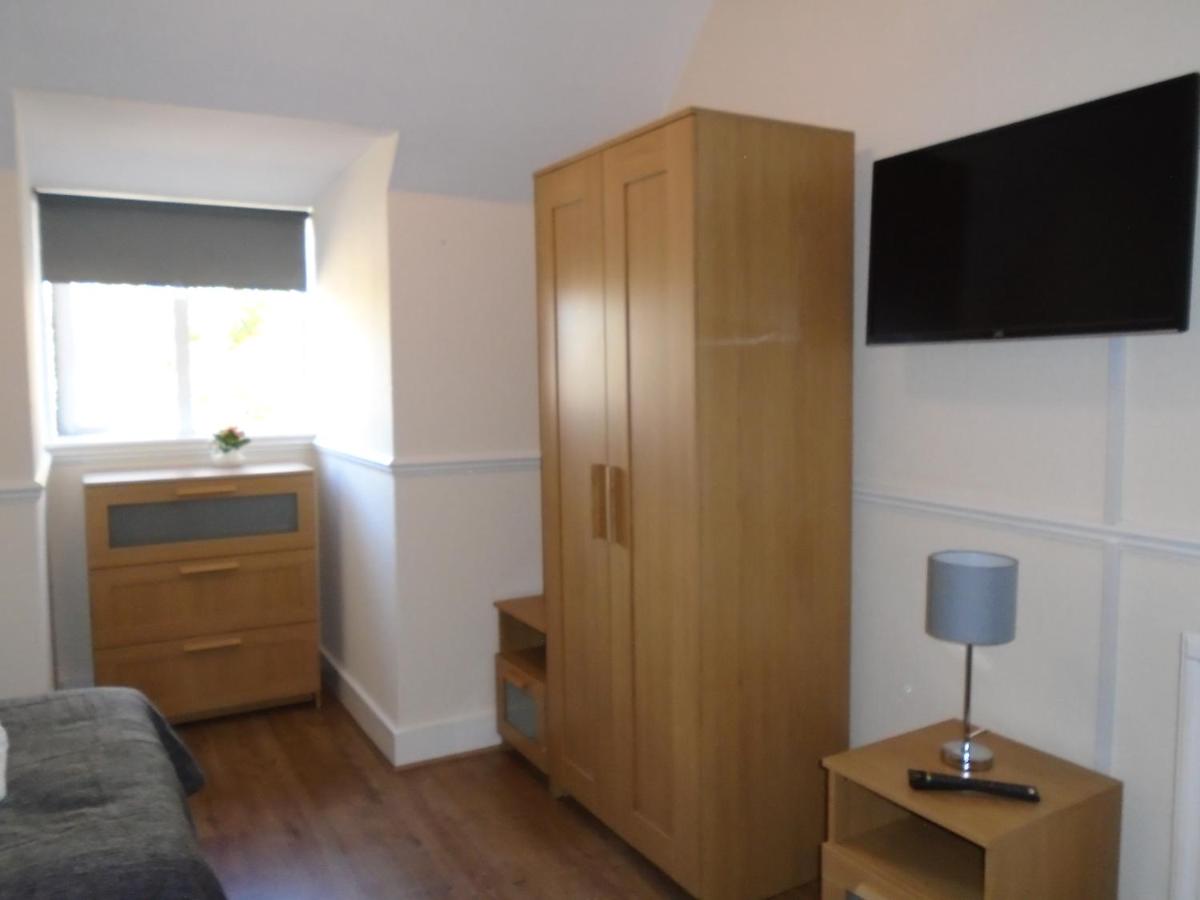 The Swan Inn Pub - Housity