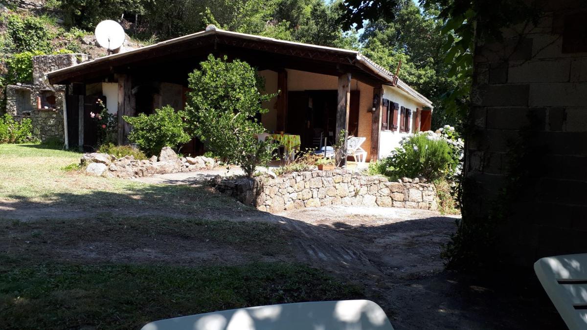 DISCRET, APAISANT, CALME entre MER et MONTAGNE, THERMALISME - Housity