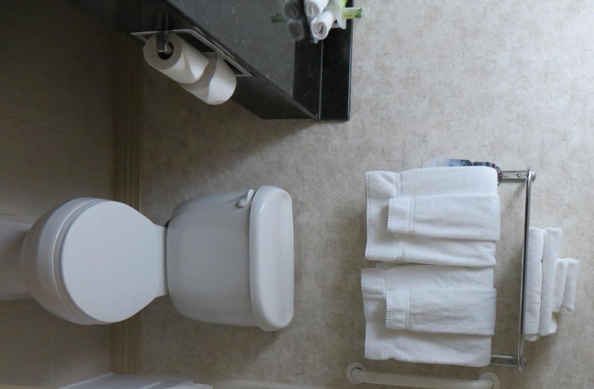 Holiday Inn Express Hotel & Suites Knoxville, an IHG Hotel - Housity