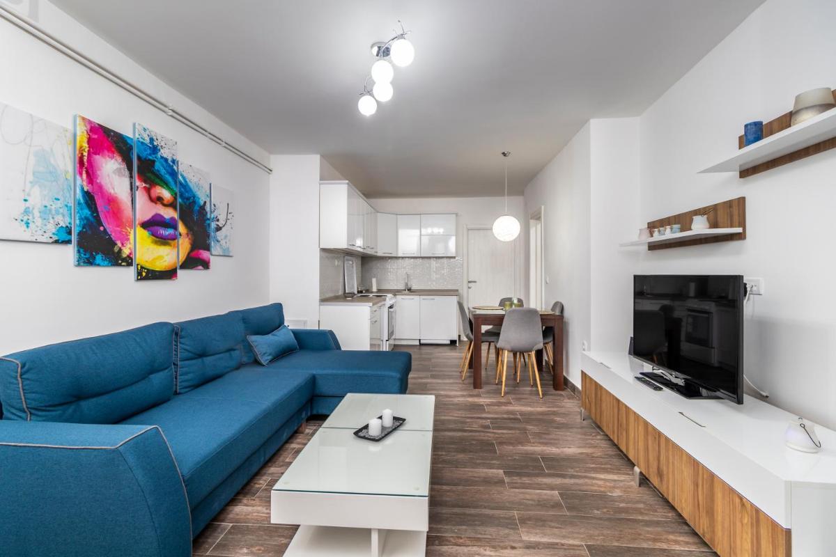 HOUSE OF SURPRISE - Housity