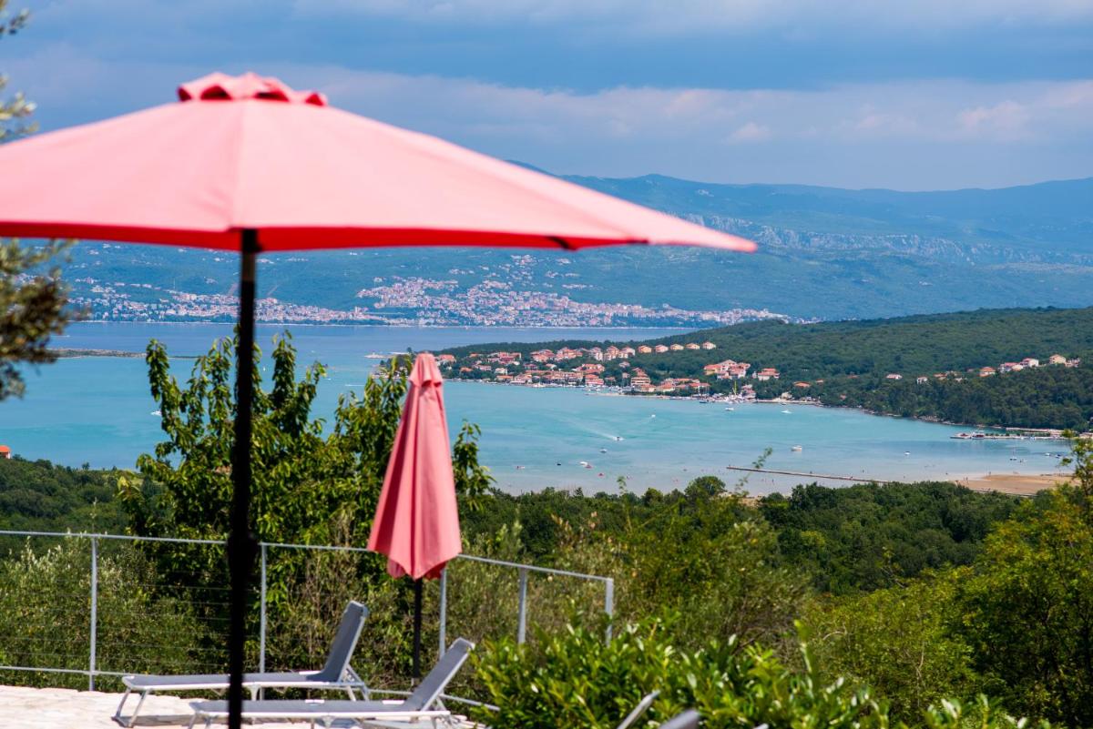 Holiday apartment Angelina with Seaview and swimming pool - Housity