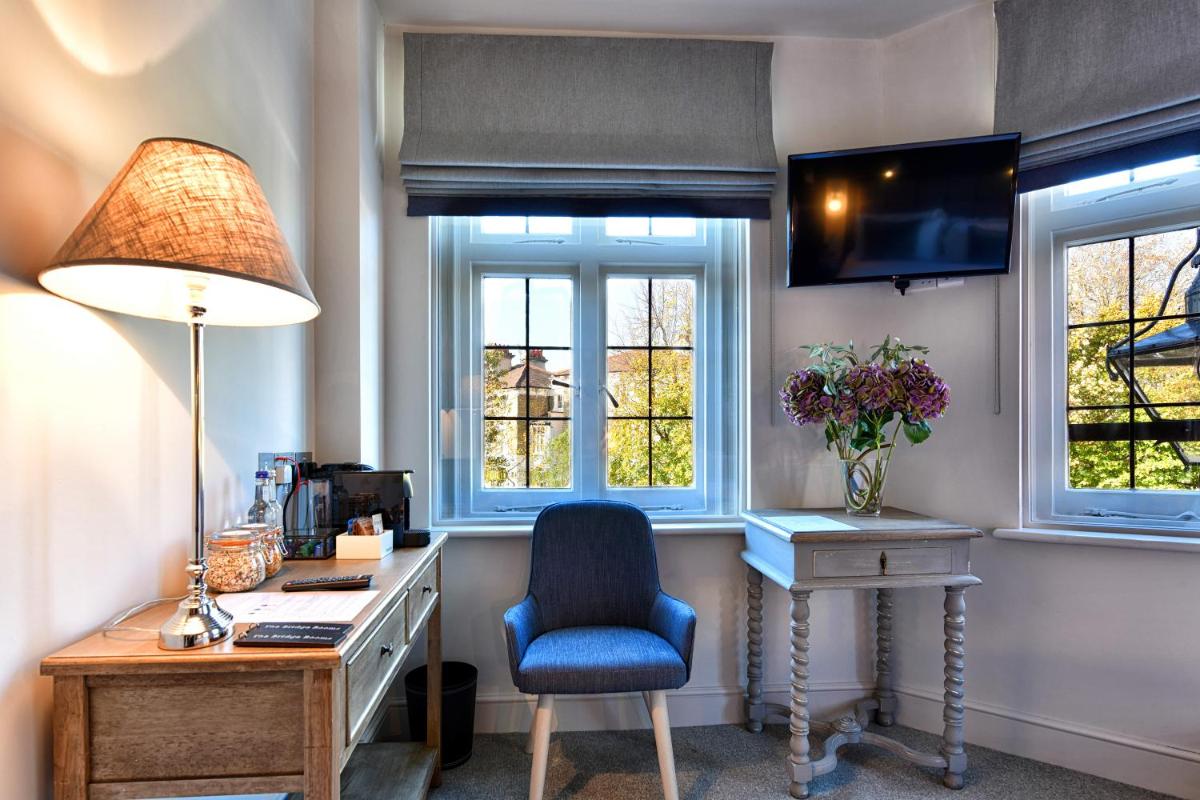 The Bridge Pub & Rooms - Housity