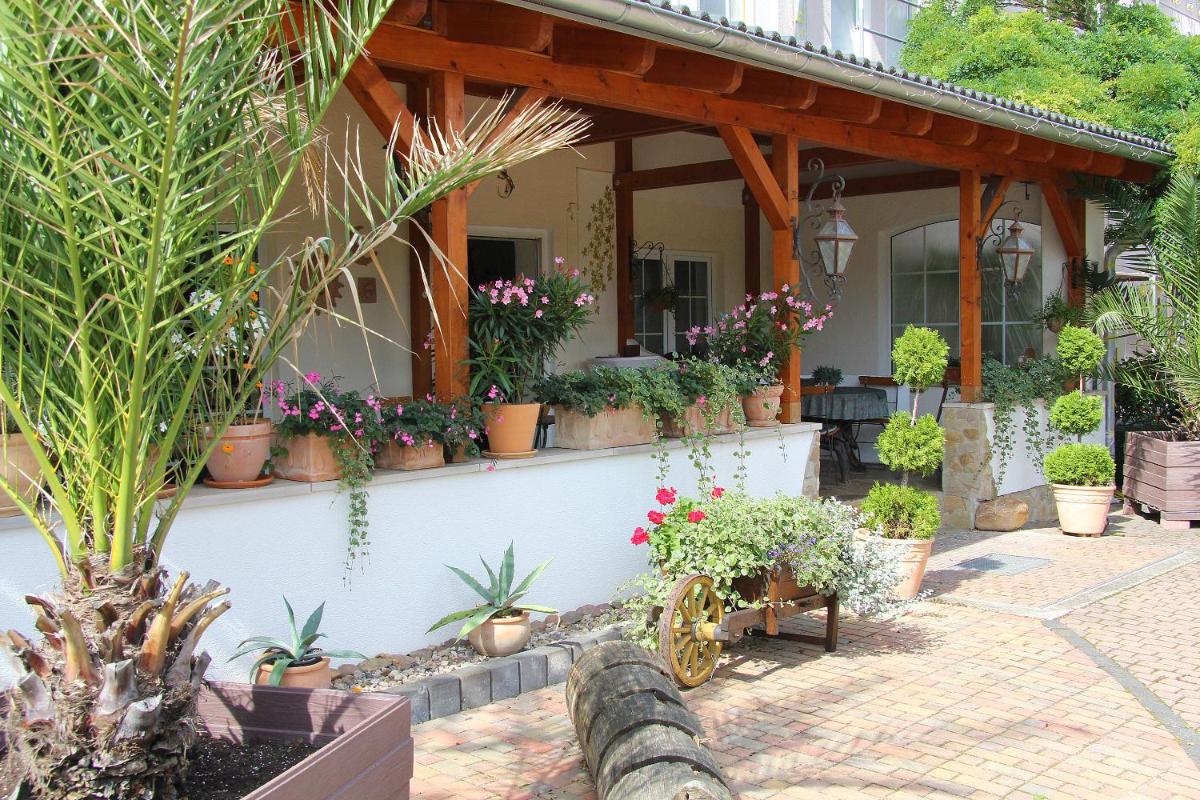 Waldschlößchen - Housity