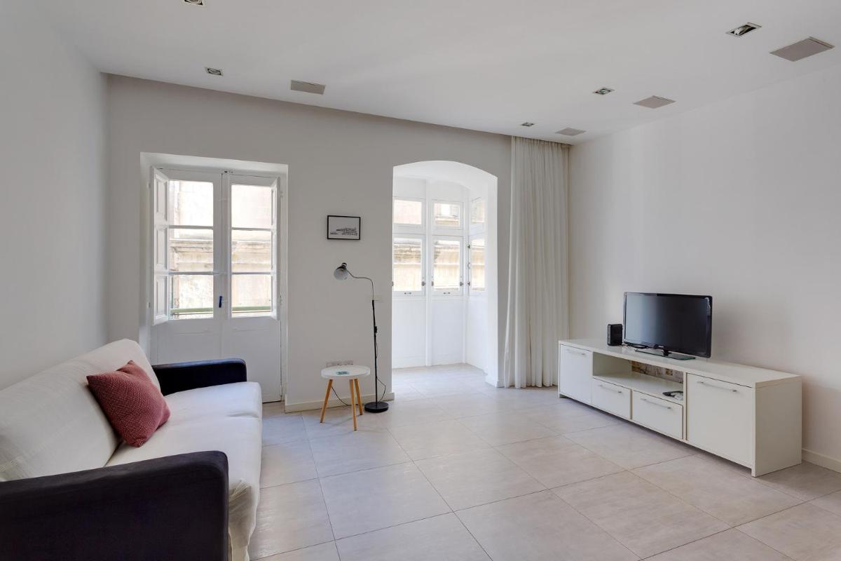 Suitetrails - Valletta Studio Apartment