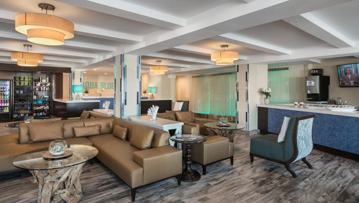 Aqua Blue Hotel - Housity