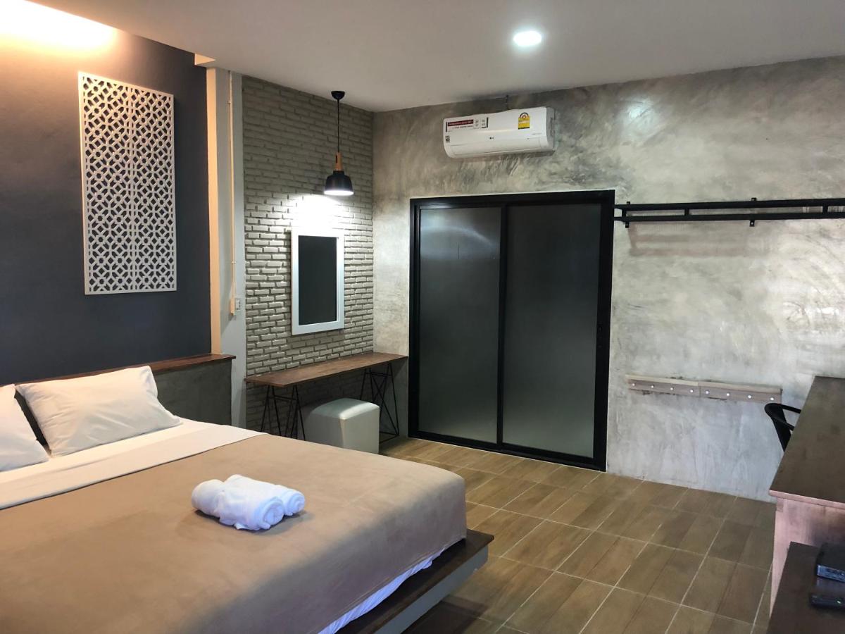 The C Hotel - Housity