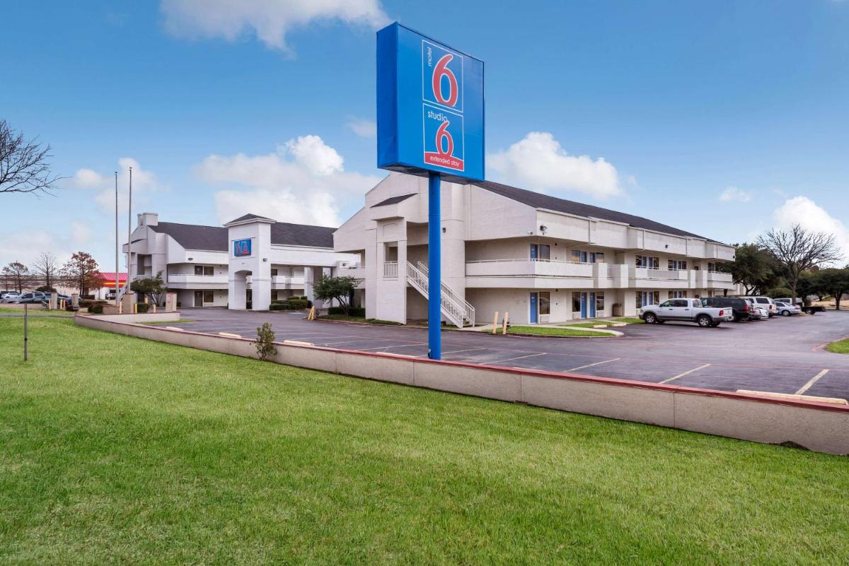 Motel 6-Irving, TX - Irving DFW Airport East - Housity