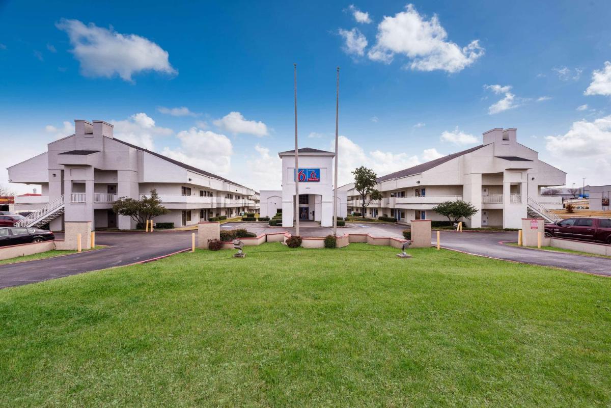 Motel 6-Irving, TX - Irving DFW Airport East - Housity