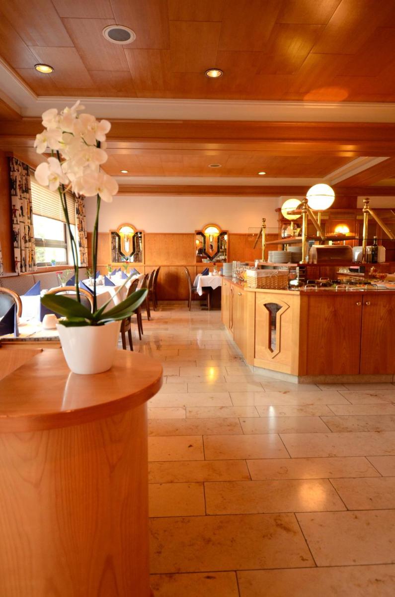 Hotel Altbacher Hof - Housity