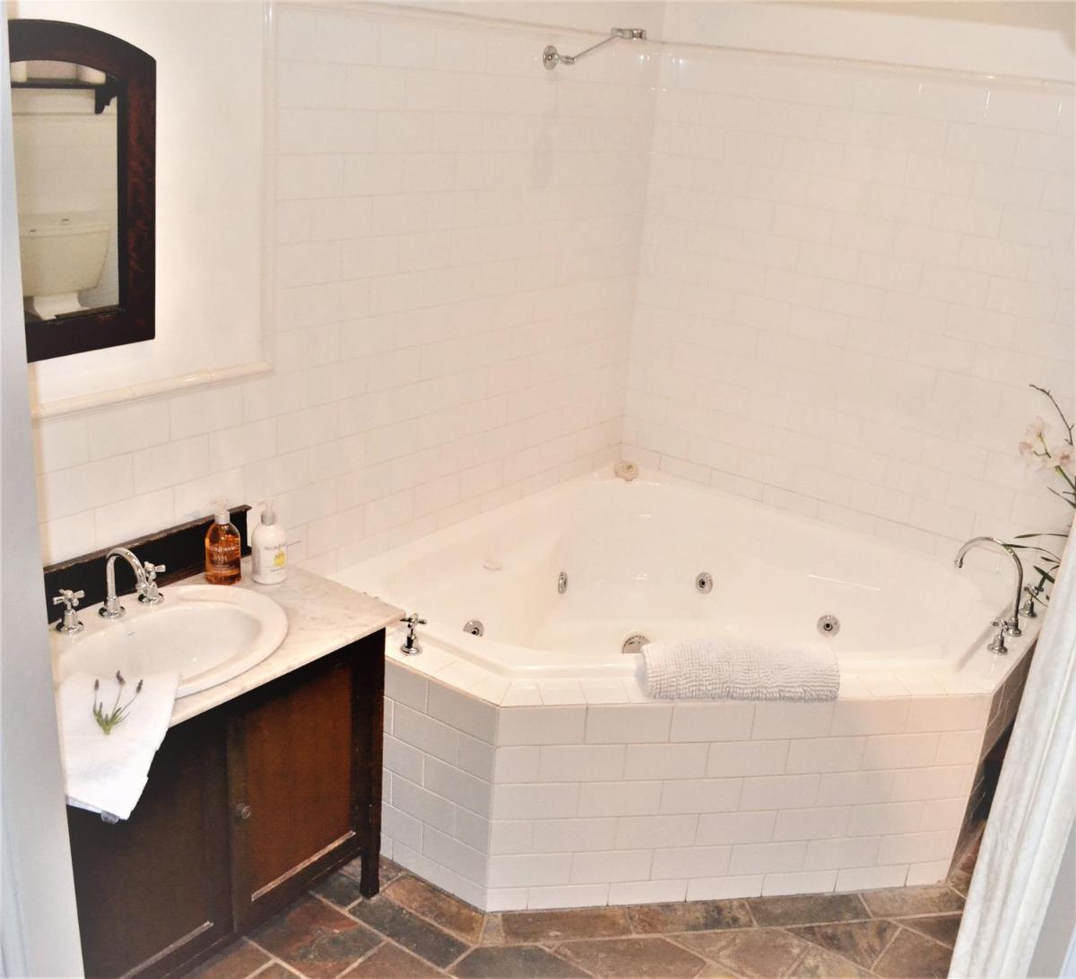 Bindley House B&B Cottage - Housity