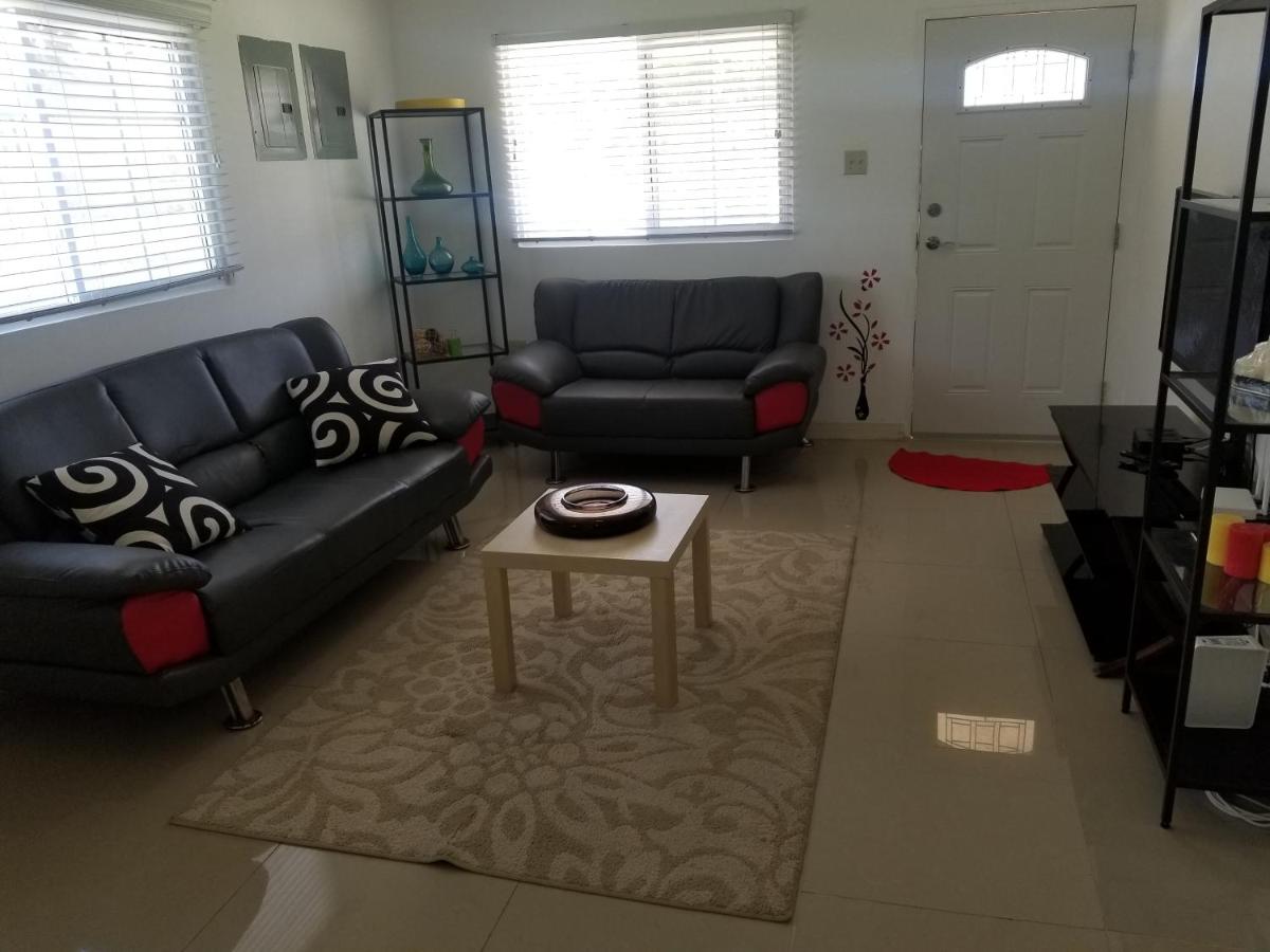 Caymanas Estate beautiful 2 bedroom - Housity