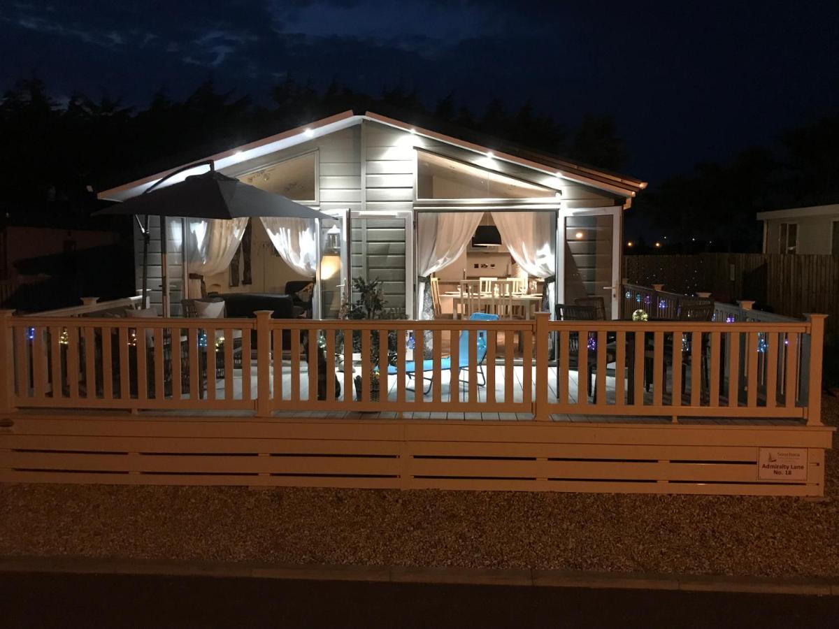 Southsea, Beach and Beauty Lodges - Housity