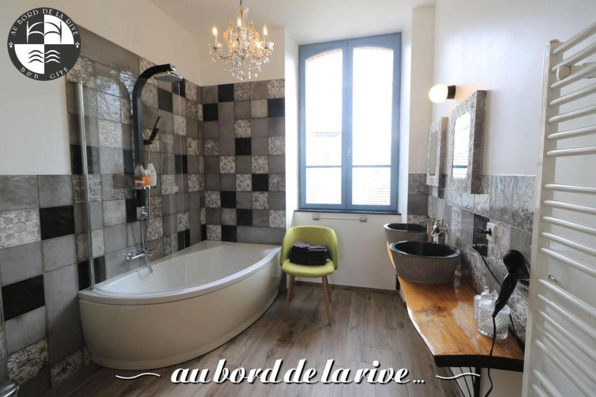 Au Bord de la Rive B&B - Housity