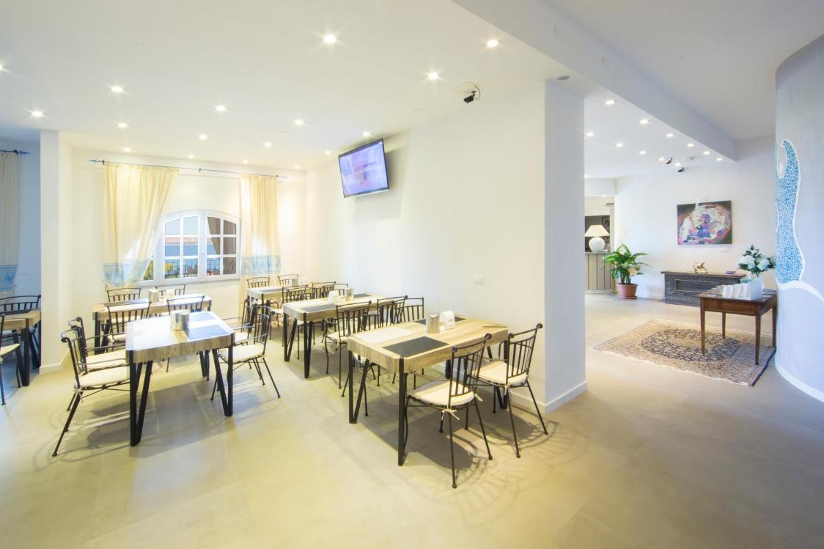 Grand Hotel Palau - Housity