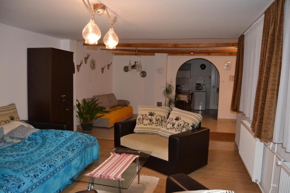 Szahara Vendégház - Housity