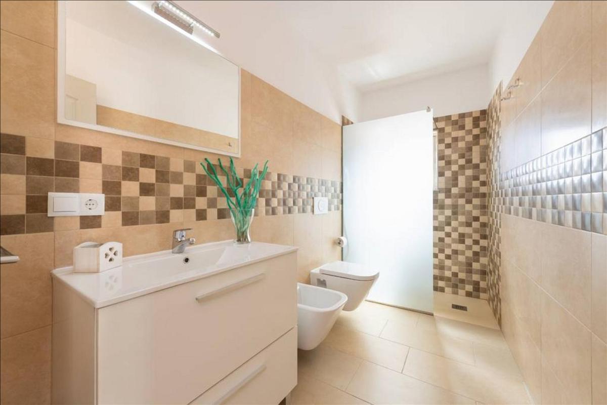 Canary House - Housity