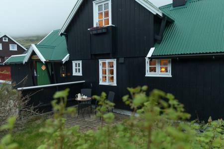 Old cozy house Á Kletti in Kvívík - Housity