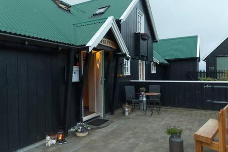 Old cozy house Á Kletti in Kvívík - Housity
