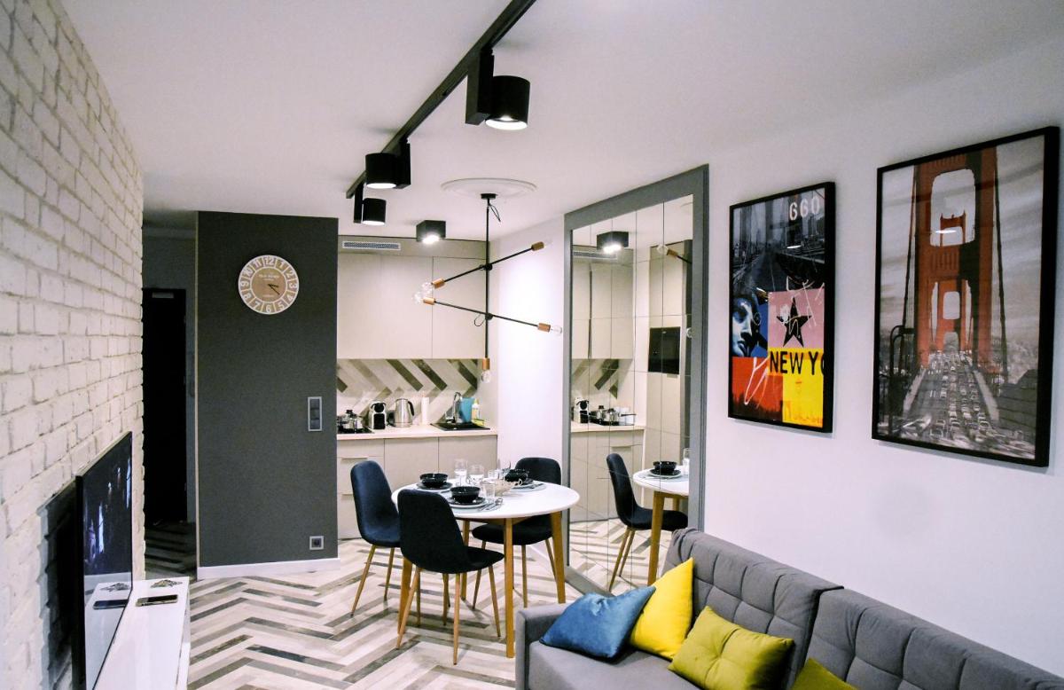 Suitetrails - Your Private 5-Star Home in Katowice # 5-minute walk to Spodek, 10 minutes to City Center