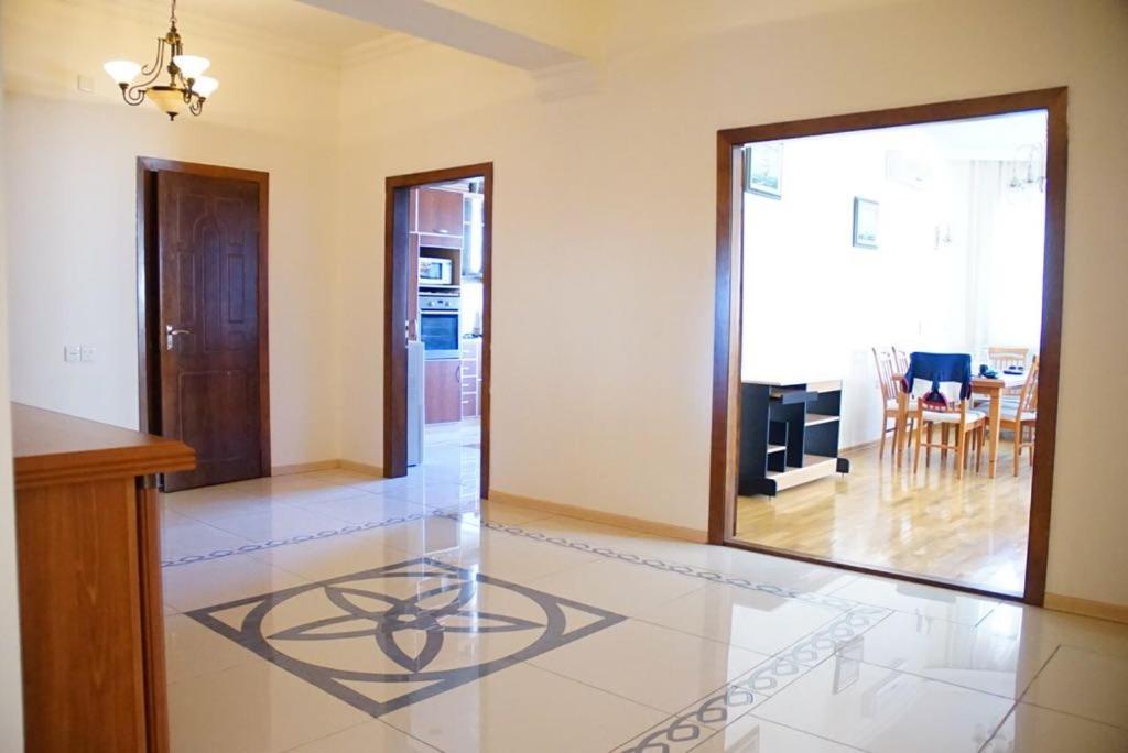 Nizami Street - Housity