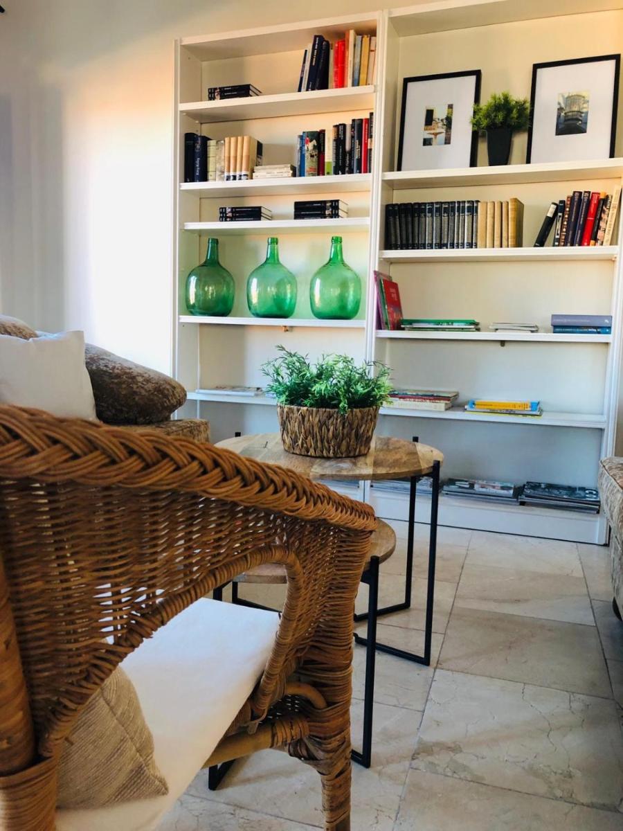 Hotel La Muralla - Housity