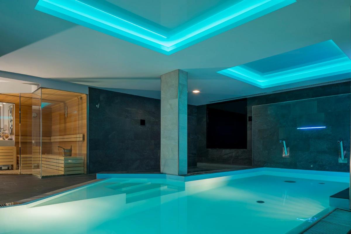 Piscine de l'établissement Grand Hôtel des Alpes ou située à proximité