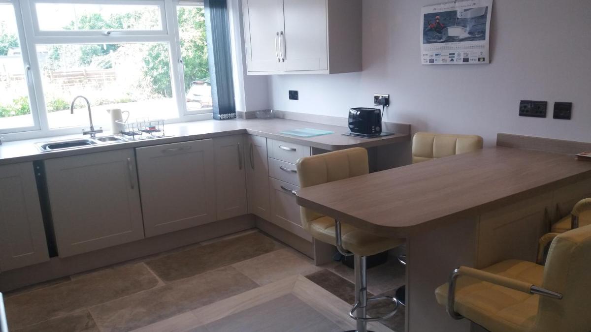 Criw Newydd - Housity