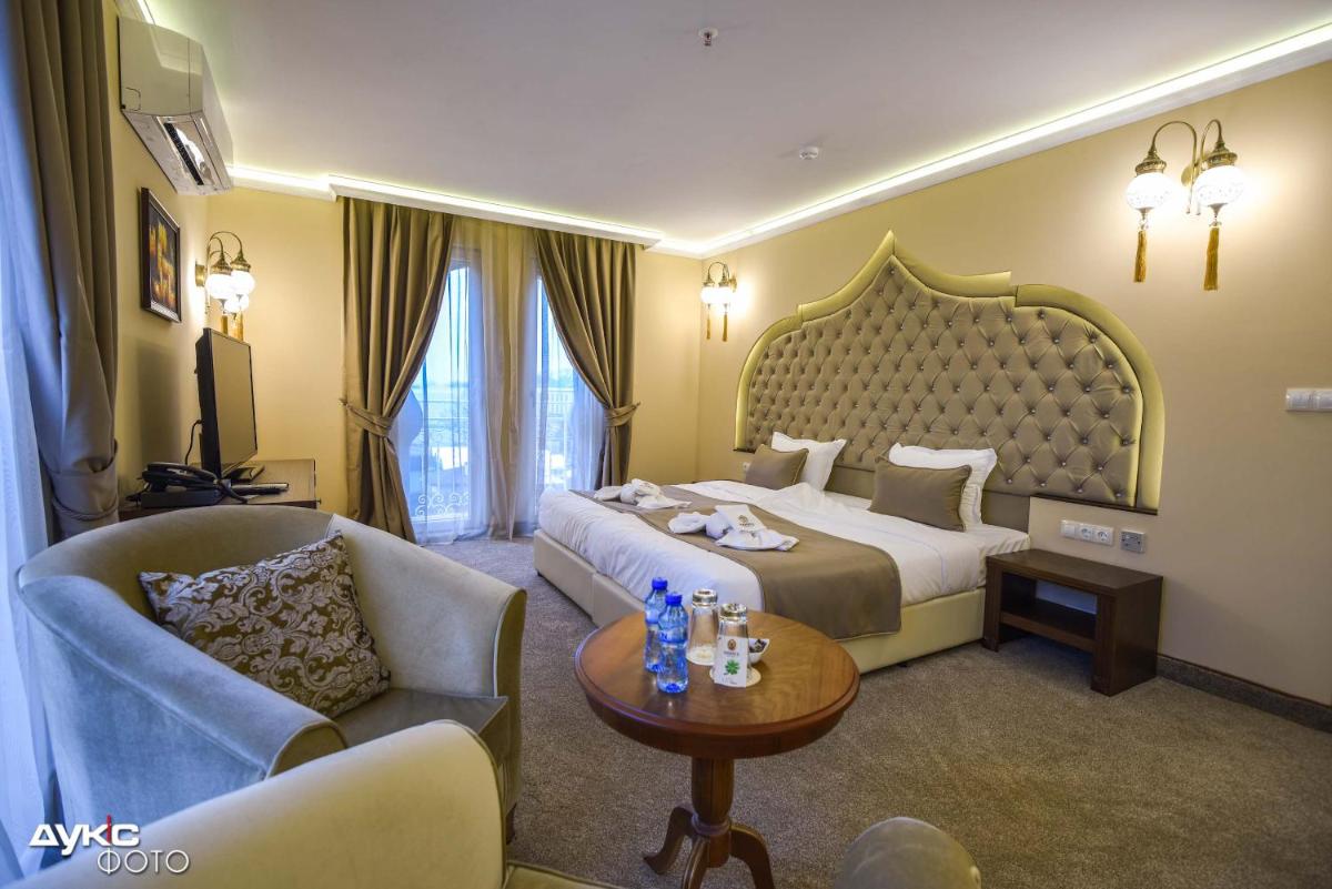 Sahara Hotel - Housity