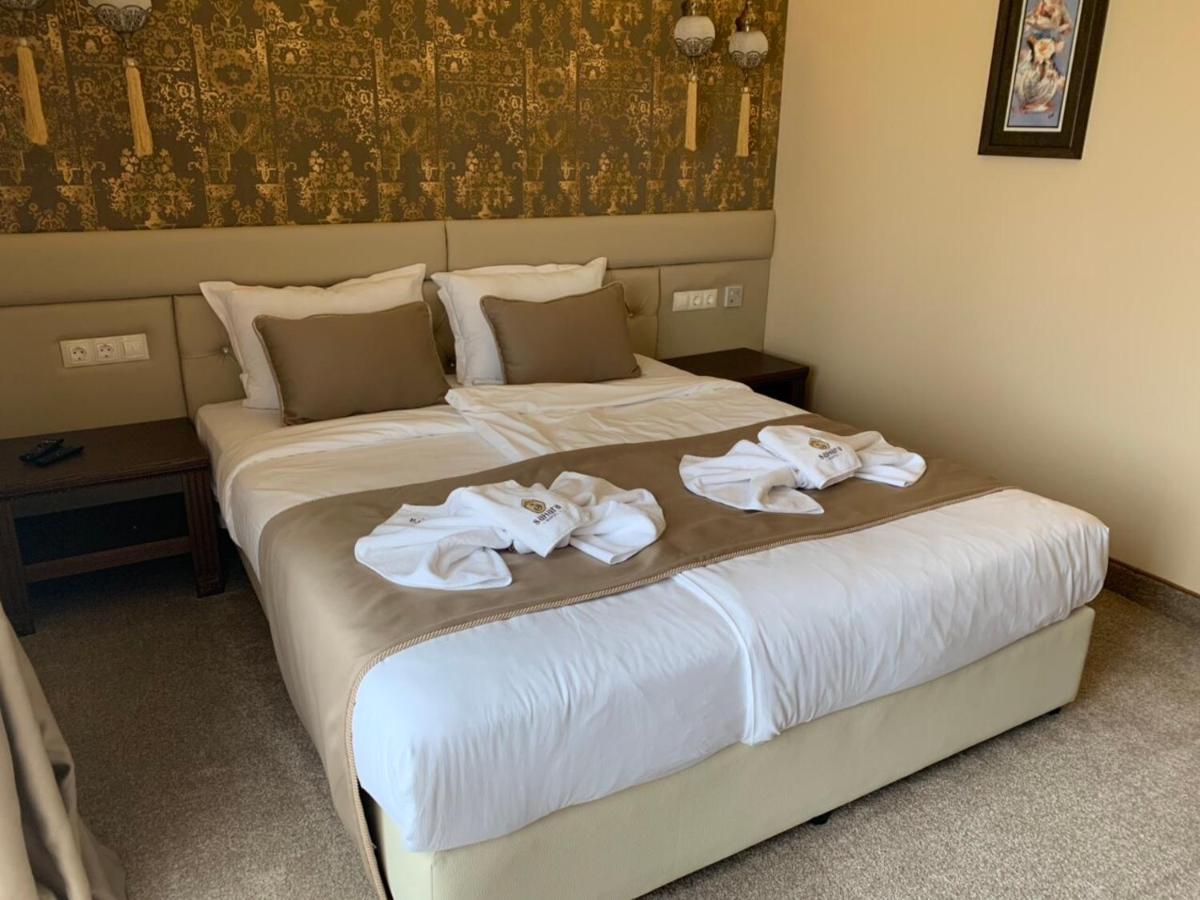 Sahara Hotel - Housity