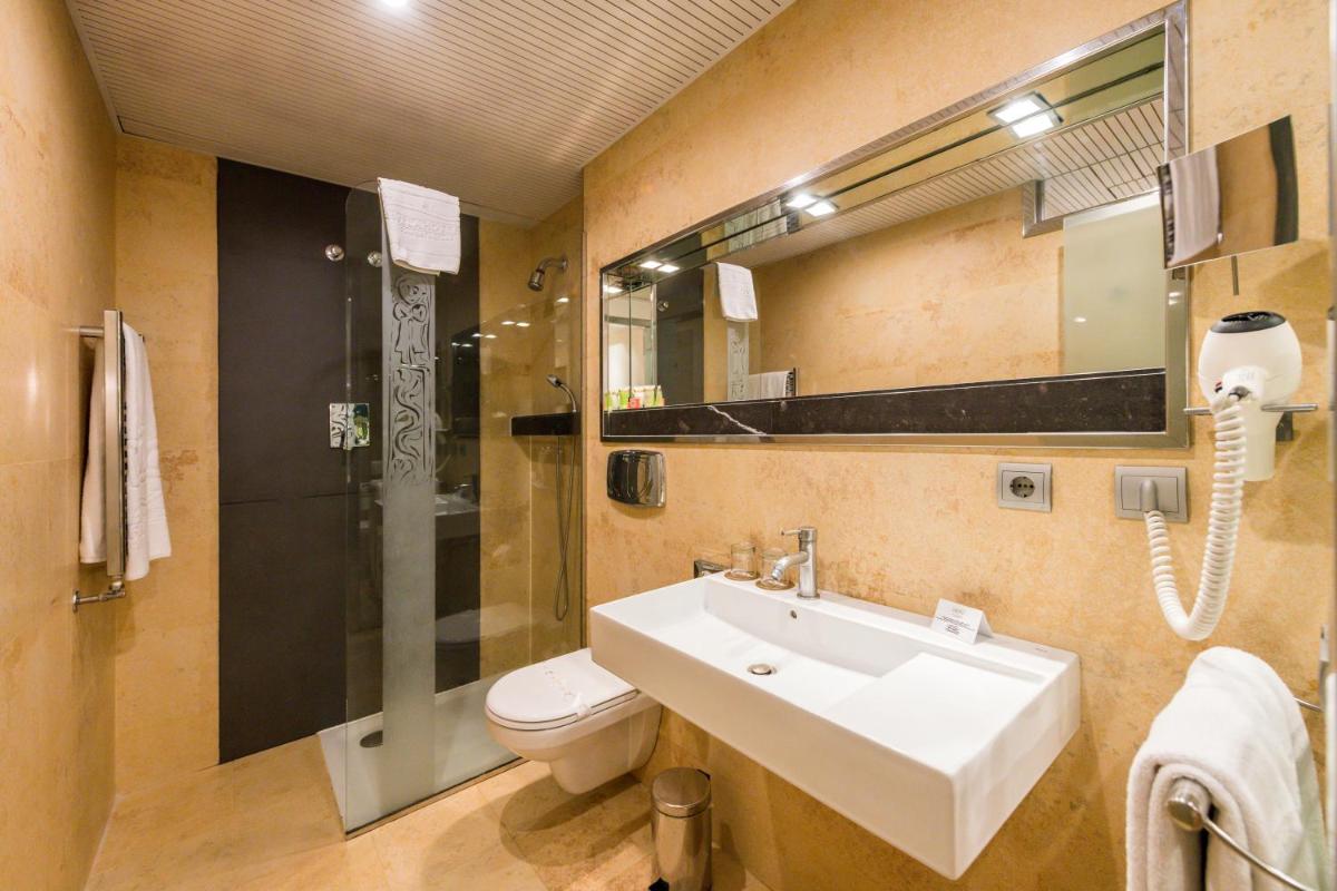 Un baño de Hotel Fruela