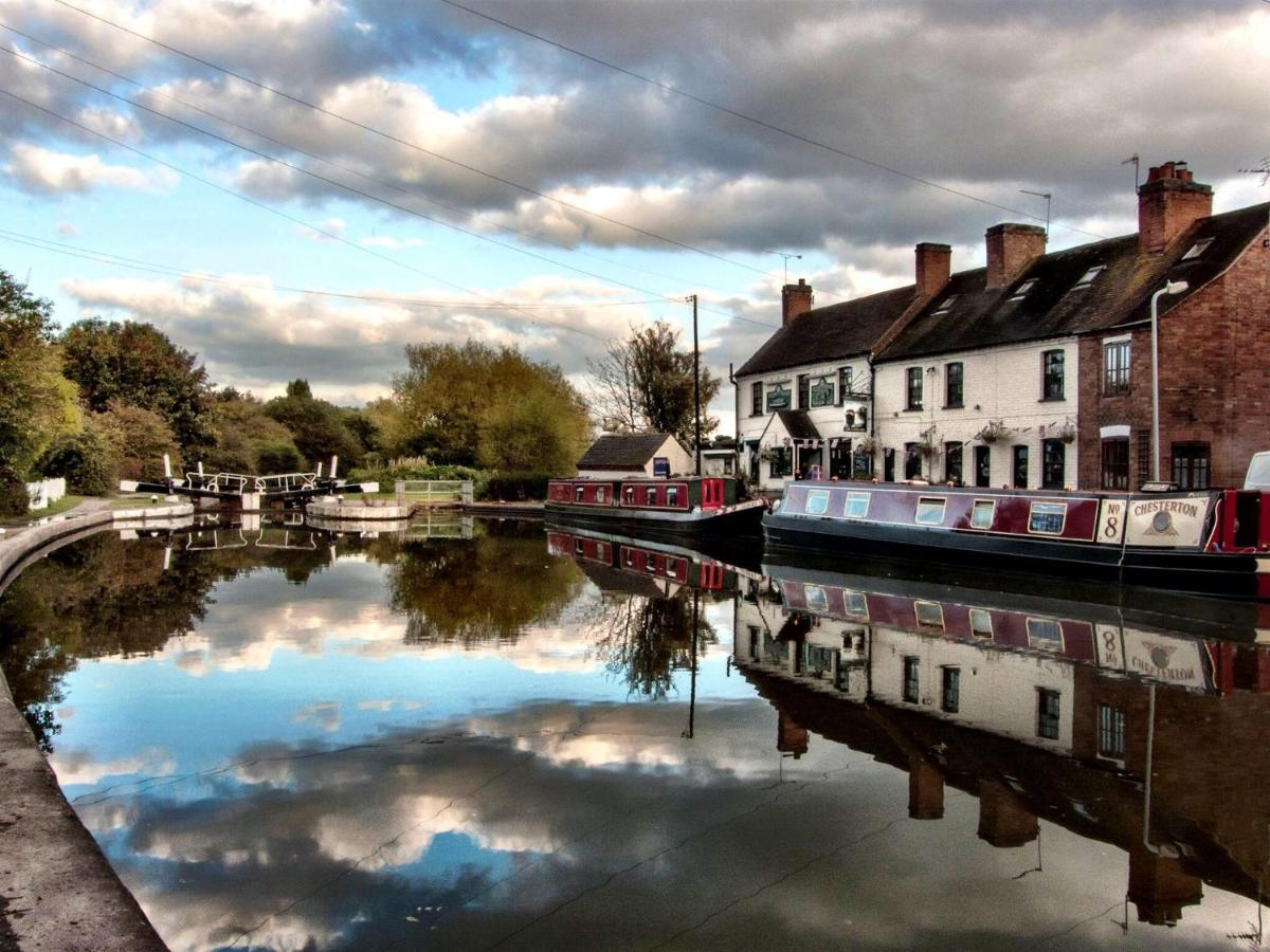 Fergies Canal Side Cottage - Housity
