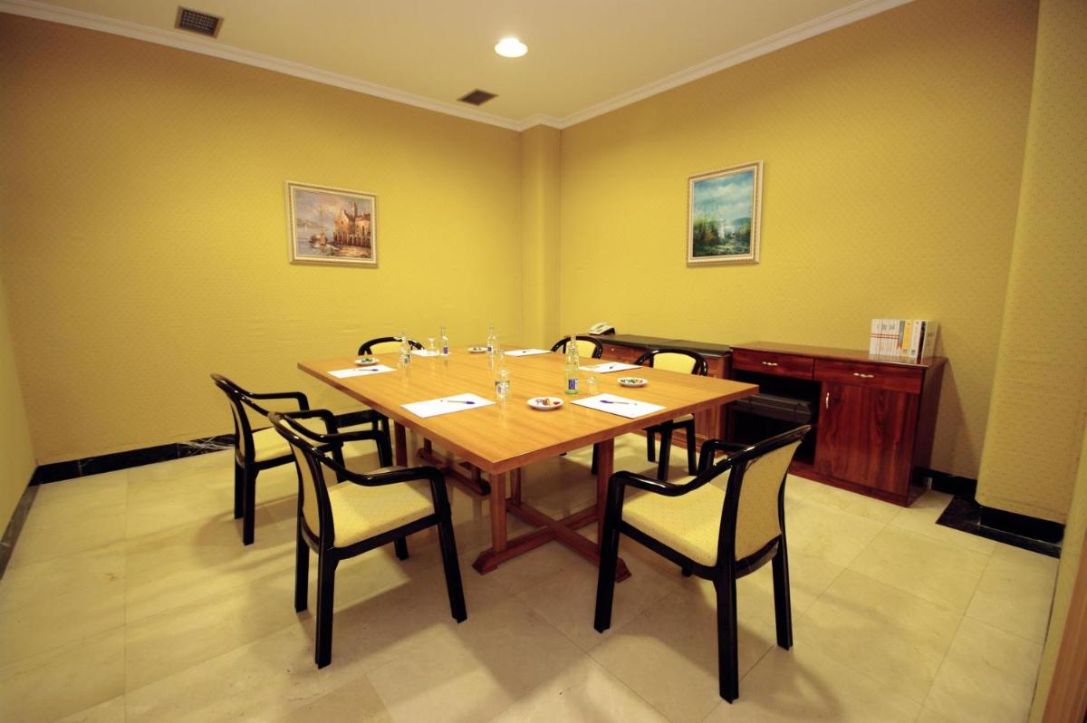 Bebidas en Hotel Auditorio Santiago & Spa