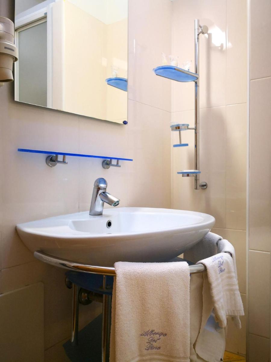 Albergo Del Pino - Housity
