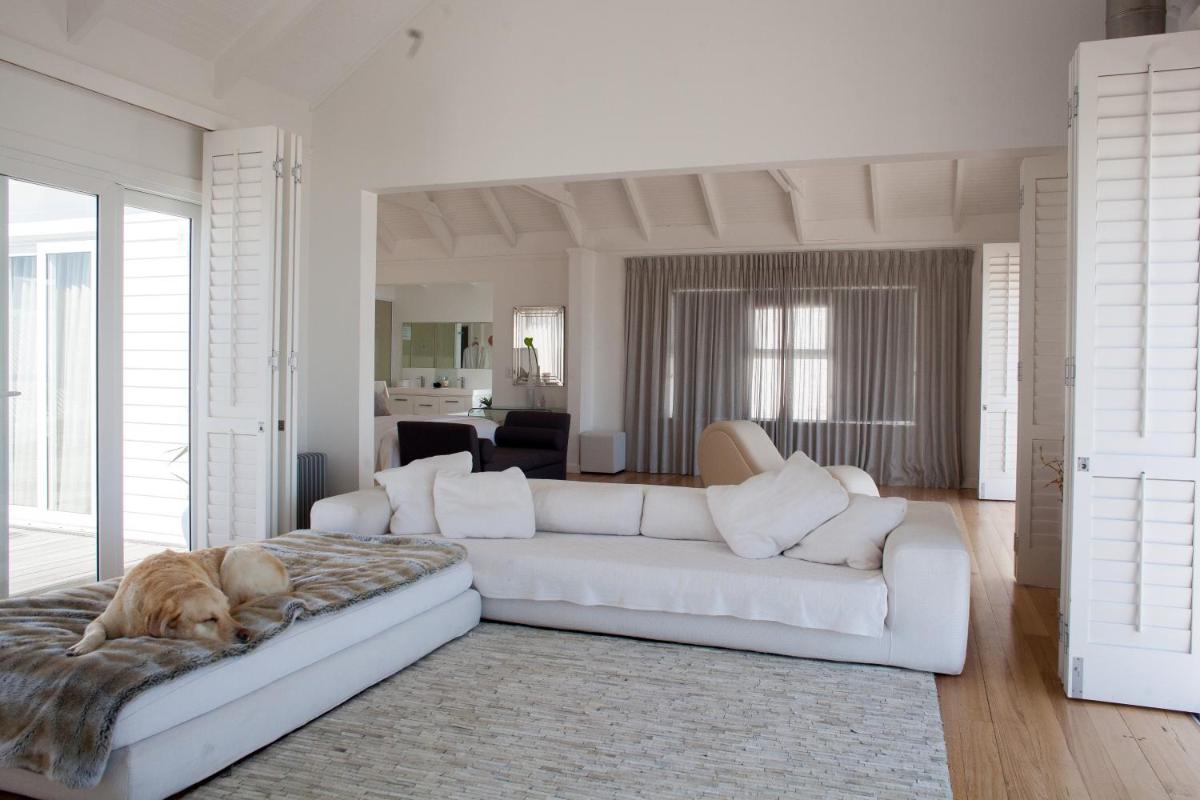 White Sands Beach Villa - Housity