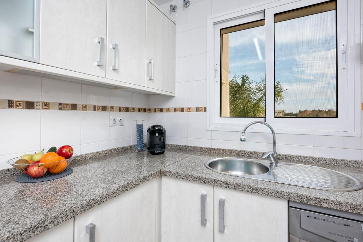 WintowinRentals Best Location, Beach, Pool & Parking - Housity