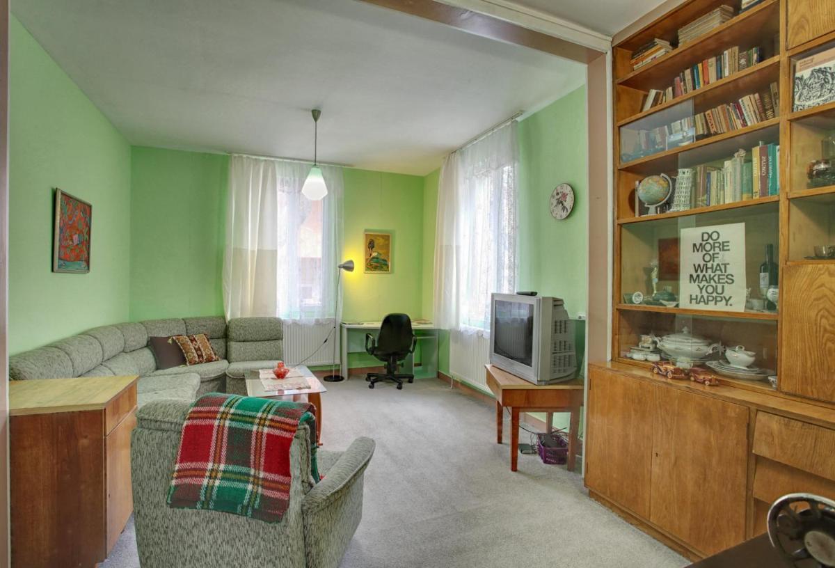 Retro & Friendly Old Town House with a Garden - Housity