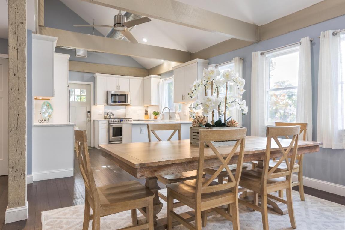 Luxury Marblehead Condo - Housity