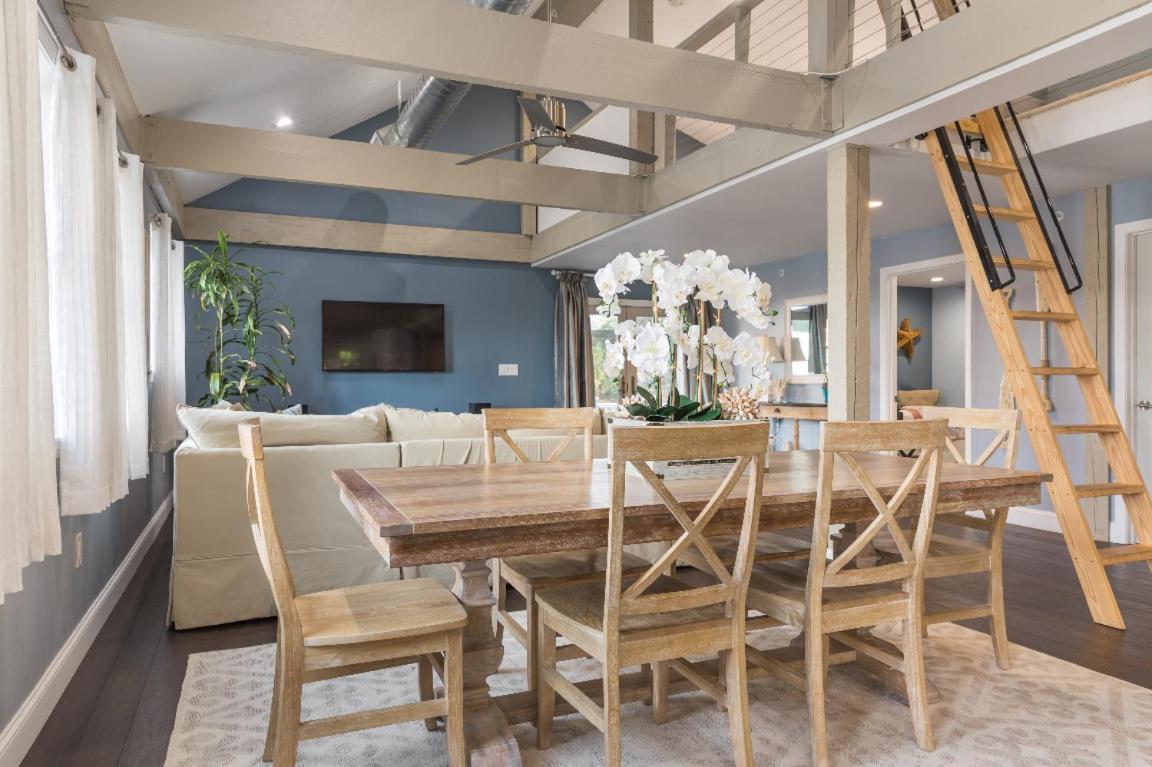 Luxury Marblehead Condo - Housity