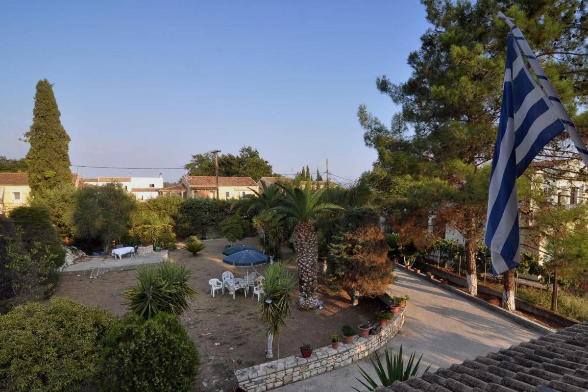 Kloudas Apartments - Housity