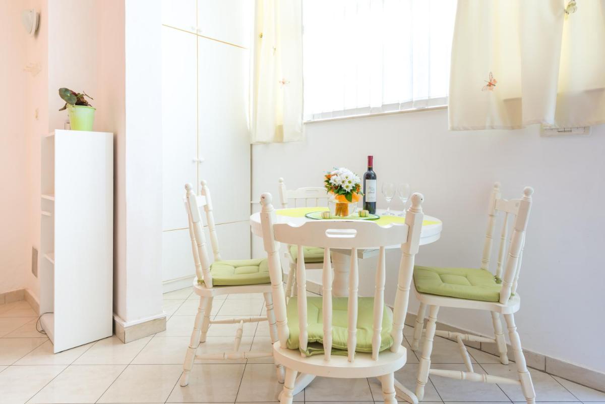 Cute & Cozy Studio - Housity