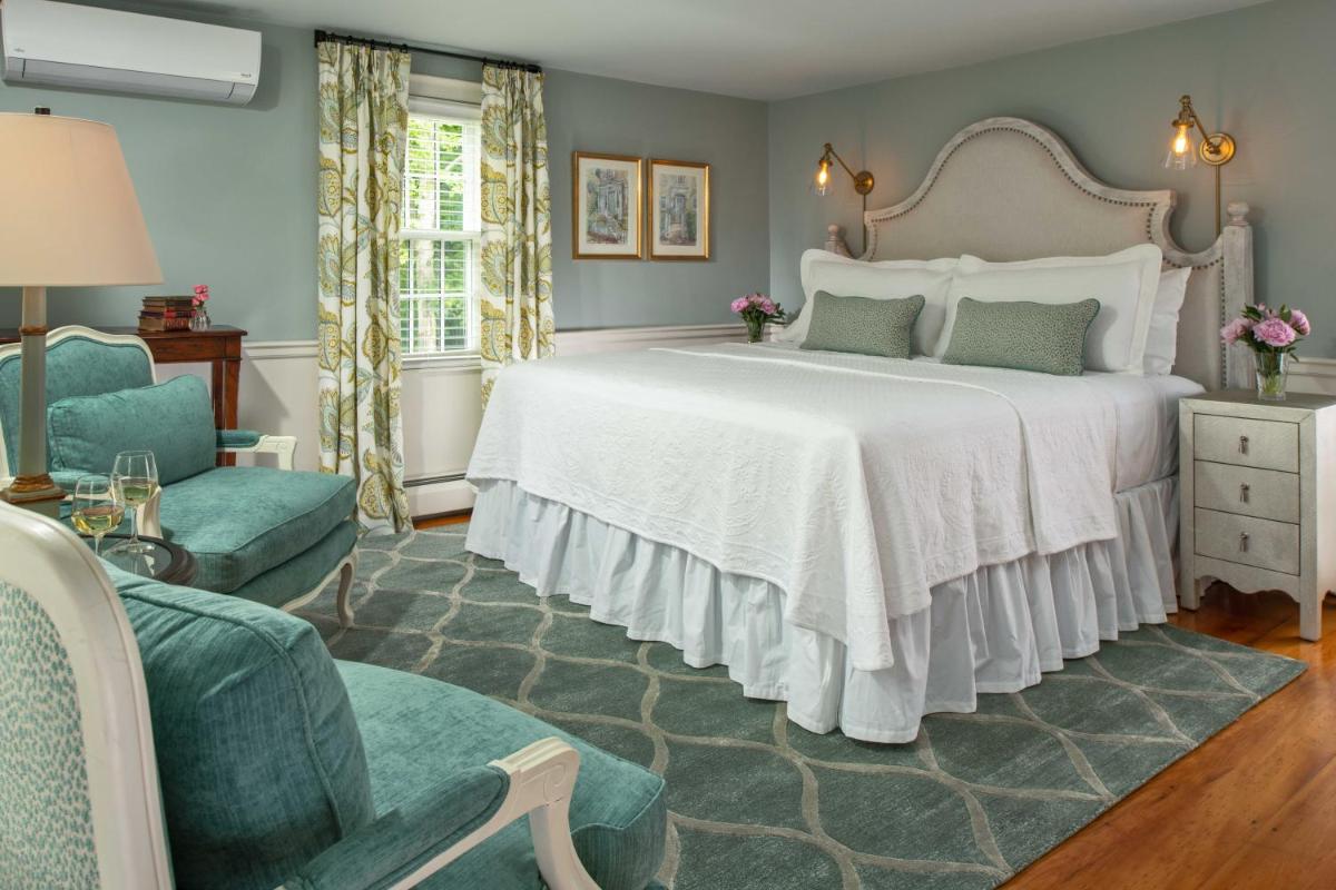 The Inn at Yarmouth Port - Housity