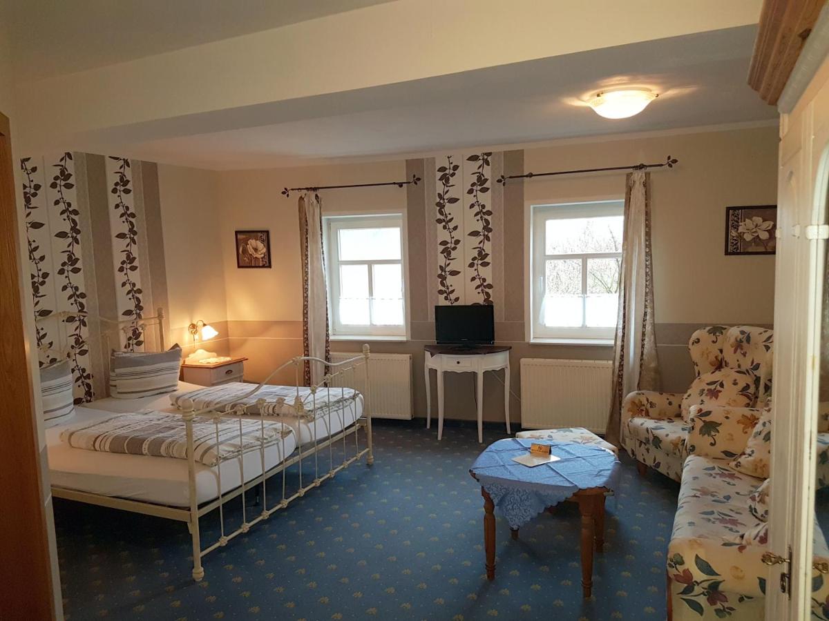 Landhotel Nonnenroth - Housity