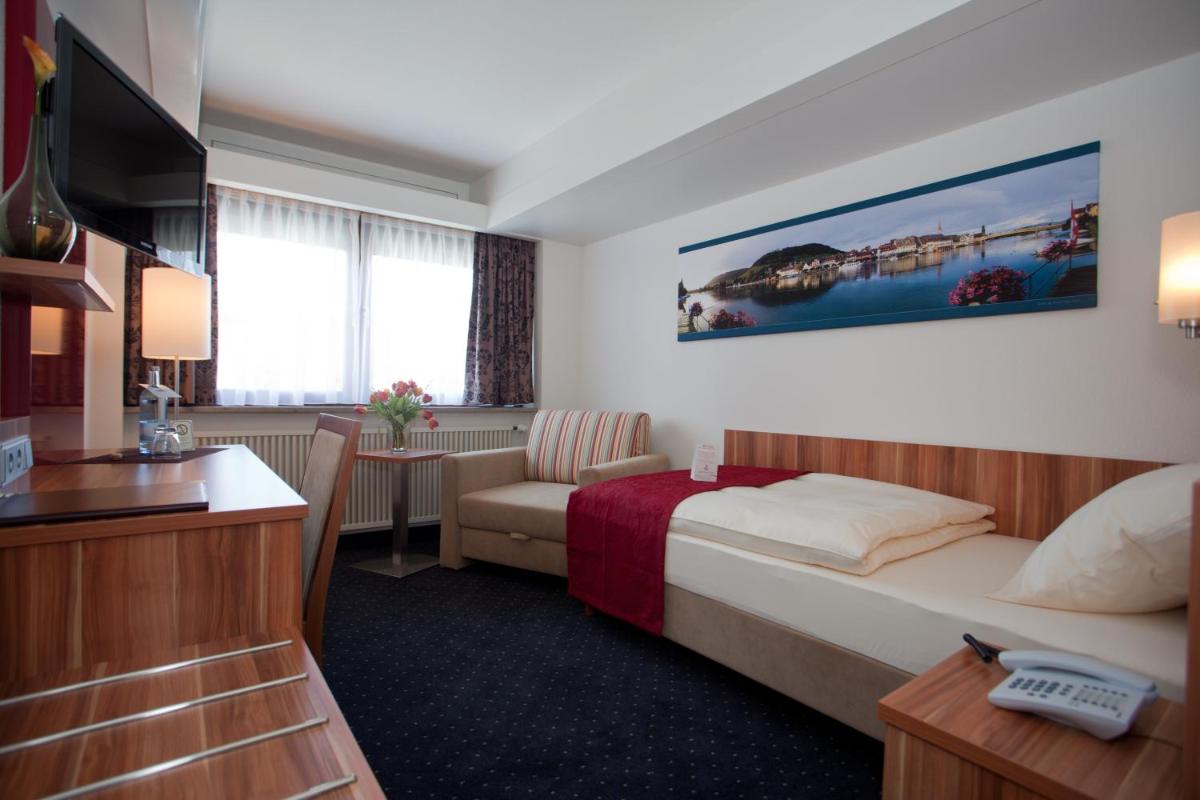 Hotel Knaus am Hafen - Housity