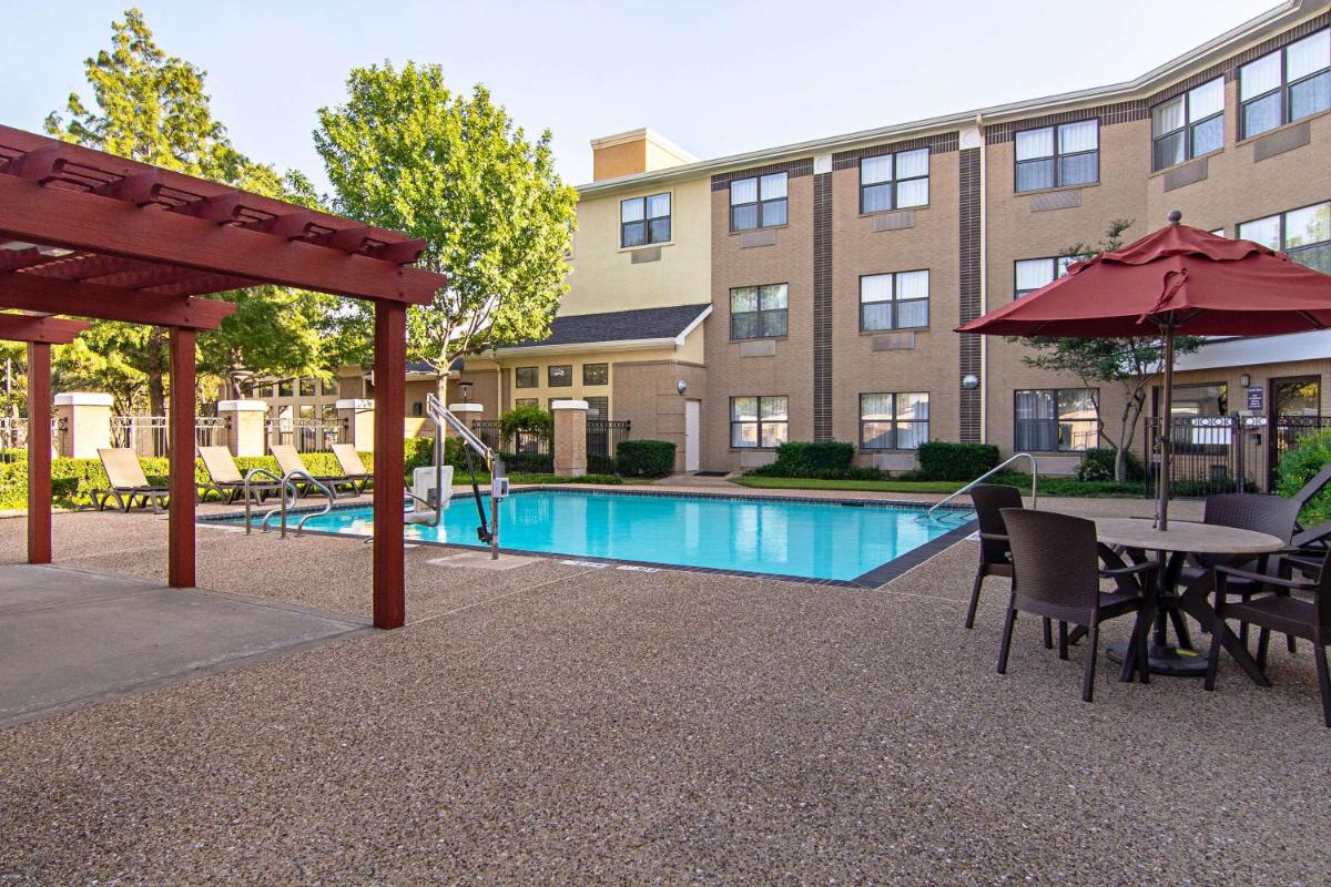 Comfort Suites NW Dallas Near Love Field - Housity