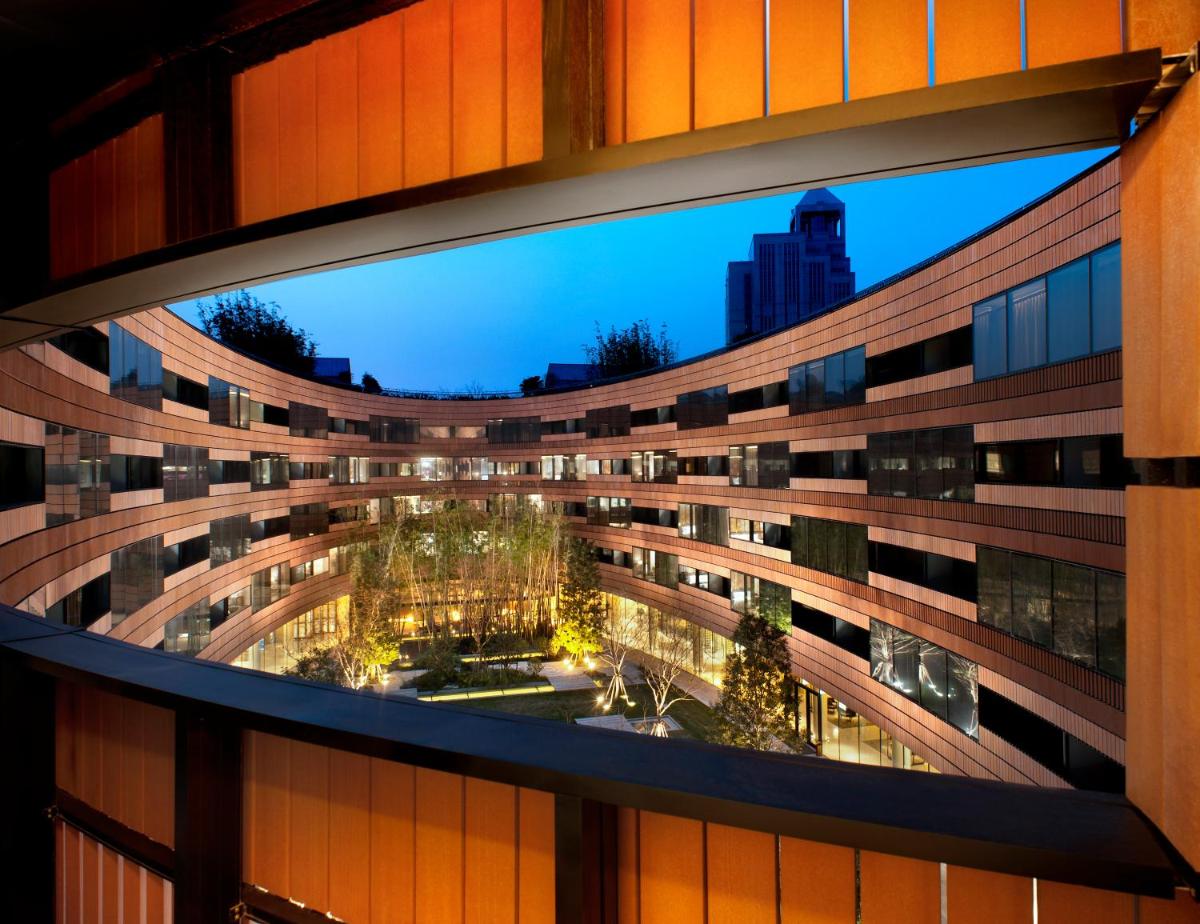 HUALUXE Shanghai Twelve At Hengshan, an IHG Hotel - Housity