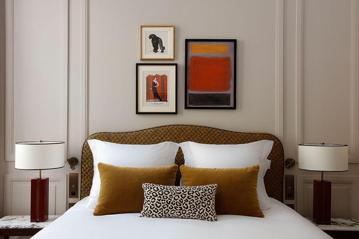 Un ou plusieurs lits dans un hébergement de l'établissement Les Jardins du Faubourg Hotel & Spa by Shiseido