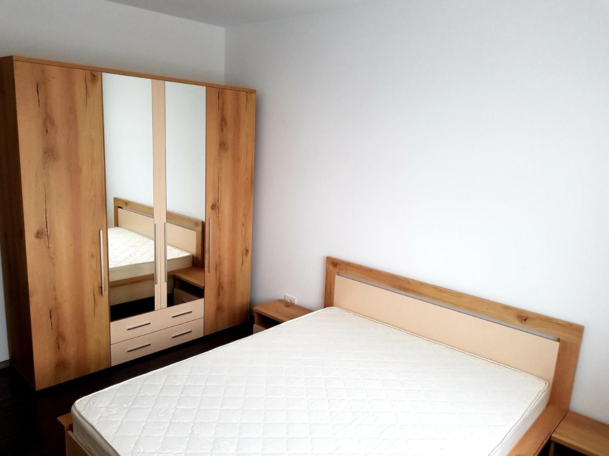 Suitetrails - HappyHome Central Deluxe Apartments