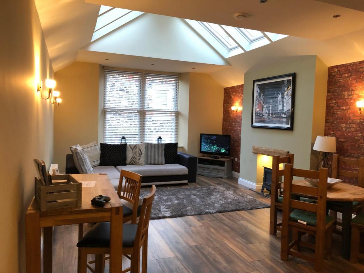 HomeArms Cottage - Housity