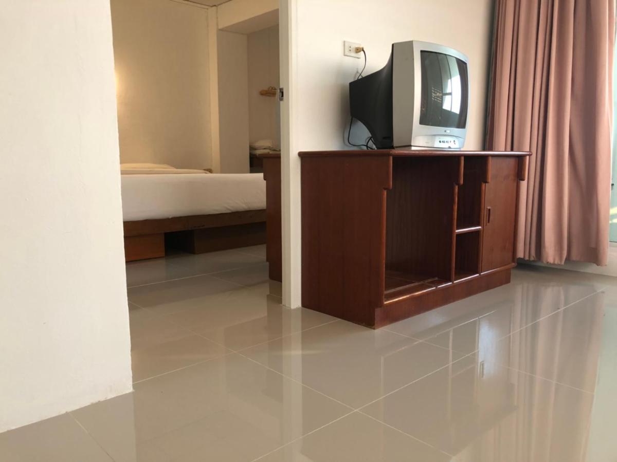 Paradorn Inn - Housity