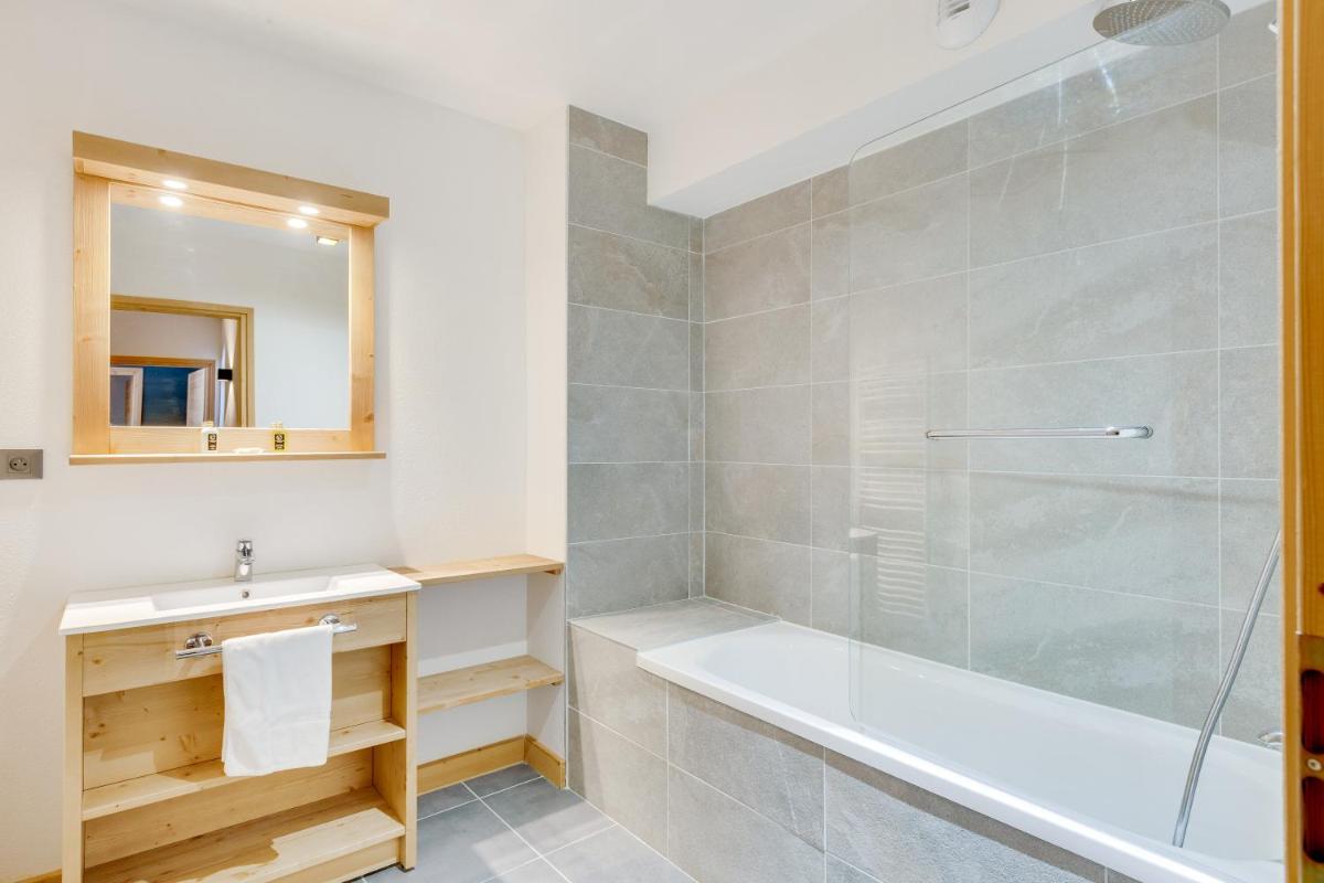 Salle de bains dans l'établissement TERRESENS - Les Fermes du Mont-Blanc